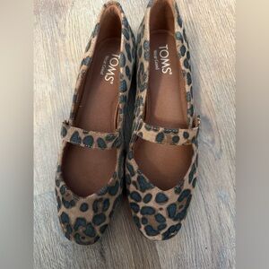 TOMS Brown and Black Leopard Flats